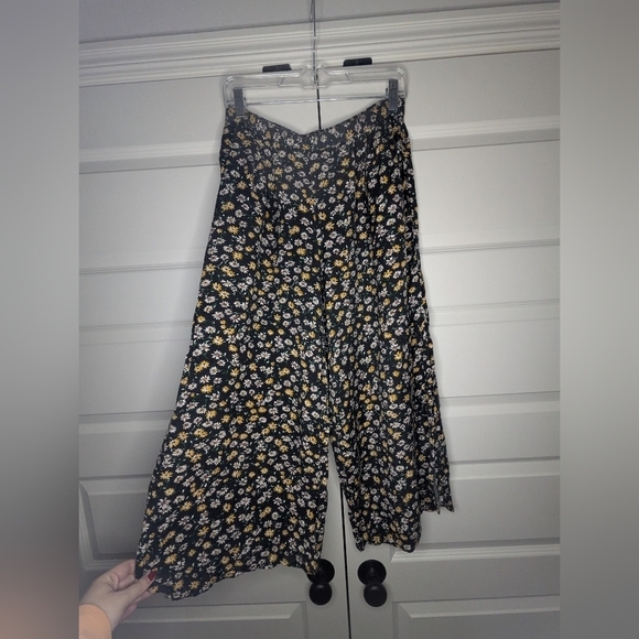 Philosophy Pants - Philosophy Womens M Black with Floral Wide Leg Pant